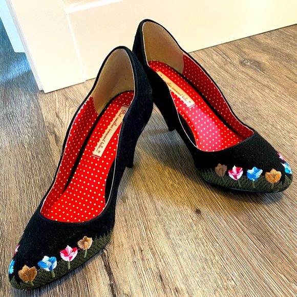 Brand new, suede mini heel - Picture 1 of 4